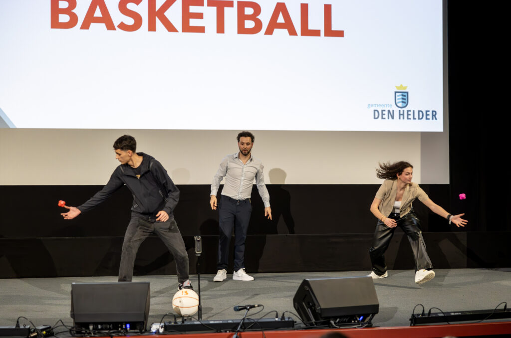 SILLY BOUCNE CHALLENGE BY SPECIAL BALLS EN SHOWCASE BSAKETBALL