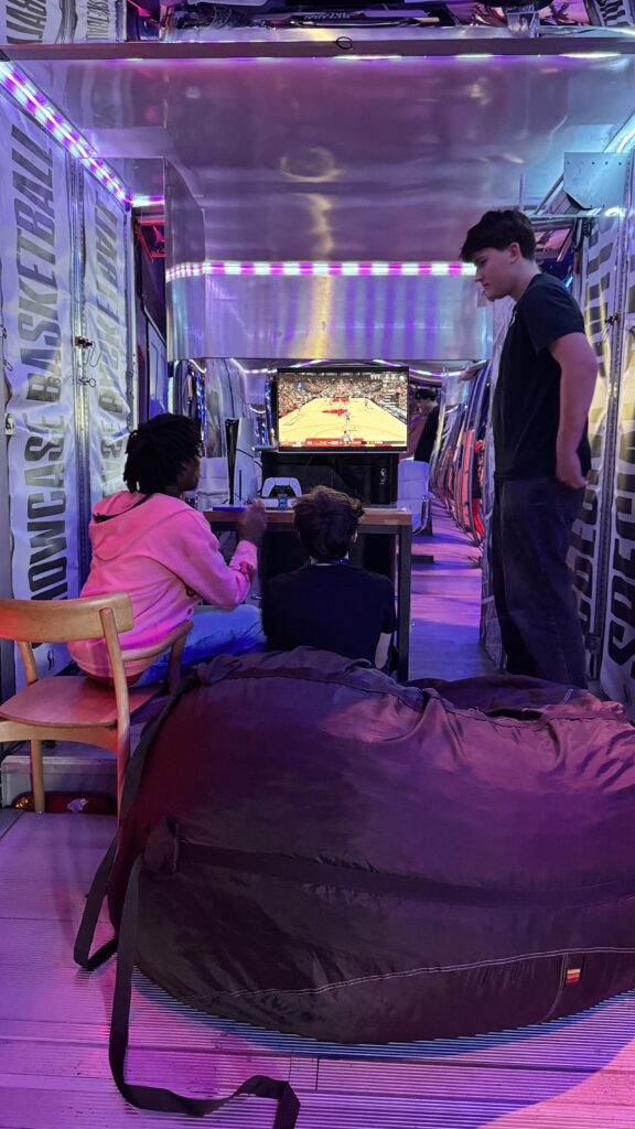 Driving experience van de achterkant op urban culture festivala