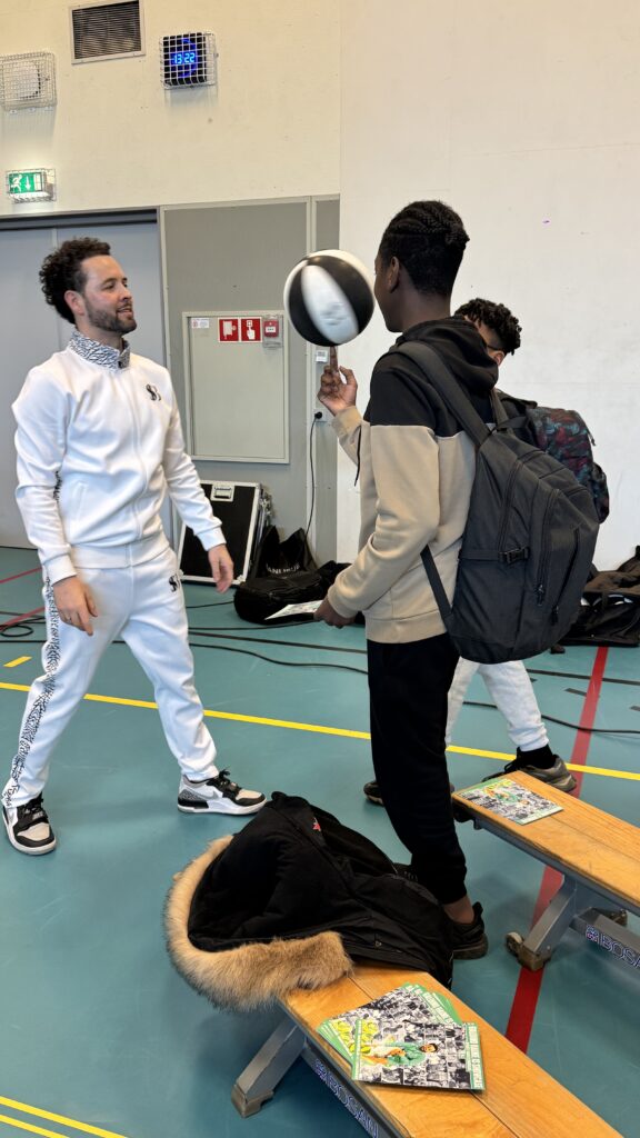 Altijd tijd en aandacht voor de jeugd door Galdino Haime