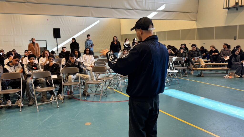Menno van Gorp tijdens swapgym, samen met Galdino Haime